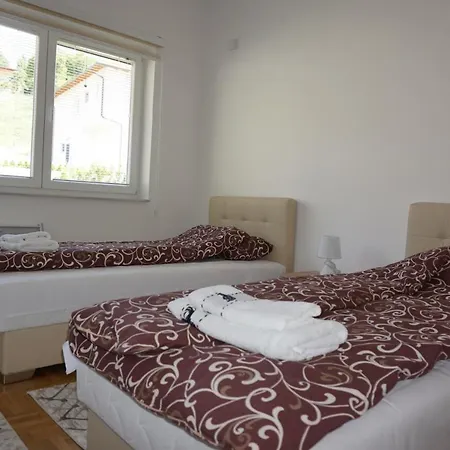 Villa 3 *