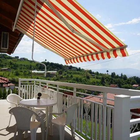 Villa 3 *