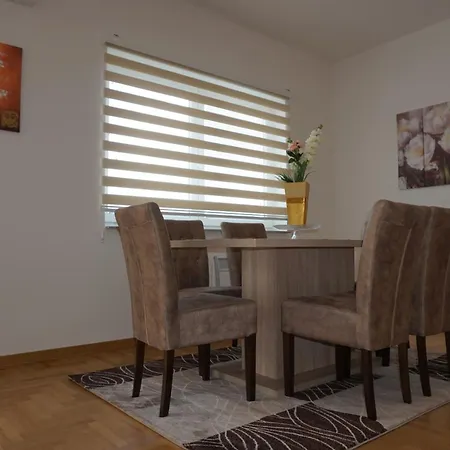 3 ヴィラ サラエヴォ